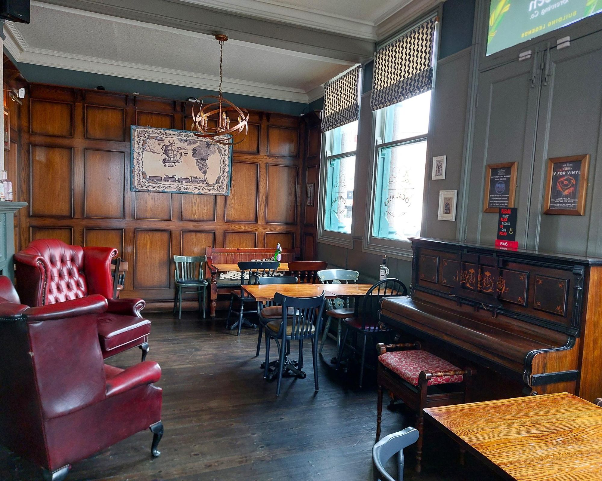 Lower area seating. (Pub). Published on 21-05-2026