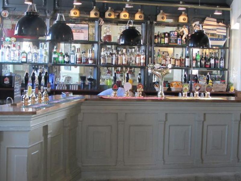 (Pub, Bar). Published on 25-03-2014 