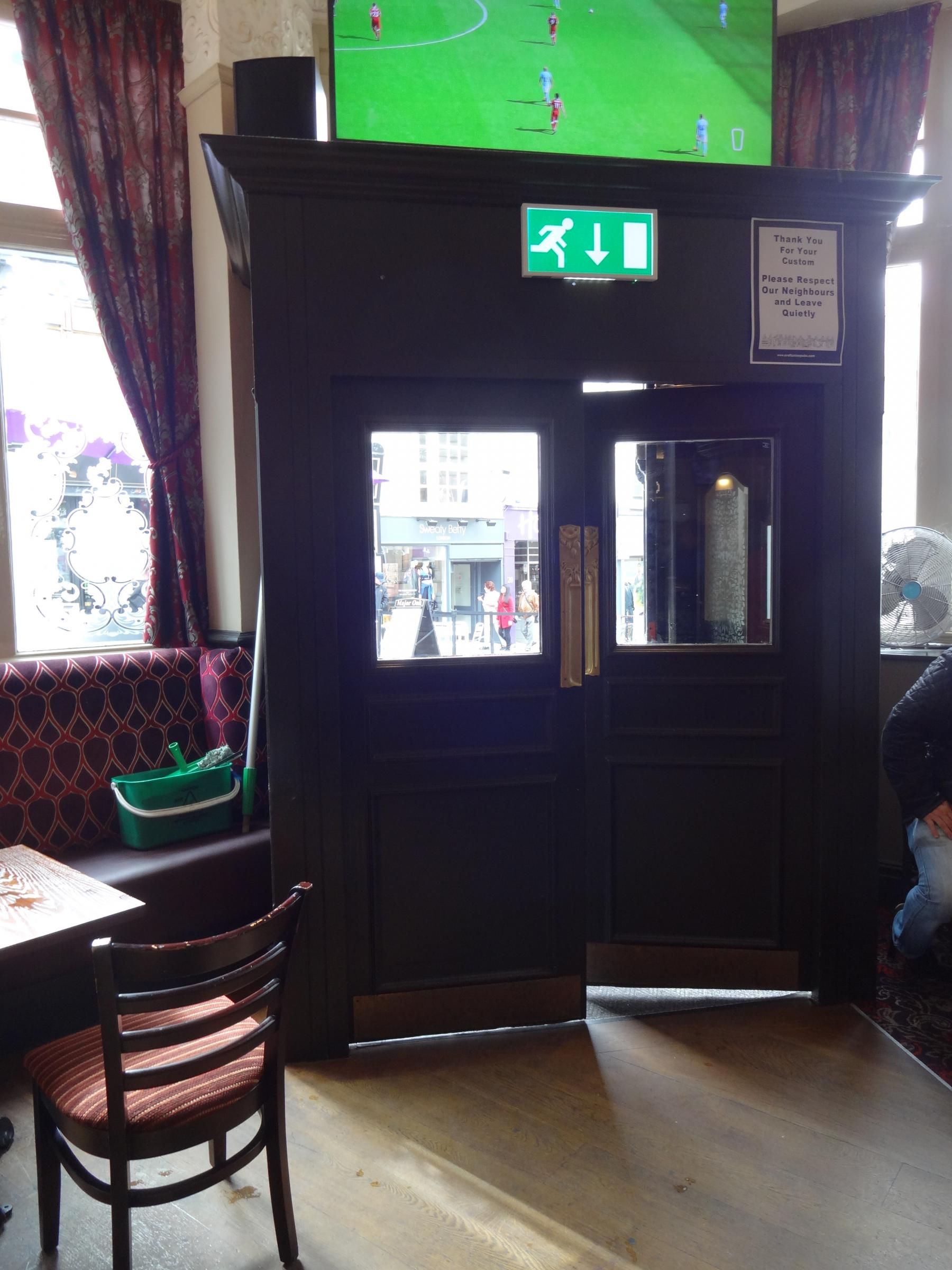 Entrace door September 2017. Published on 11-09-2017