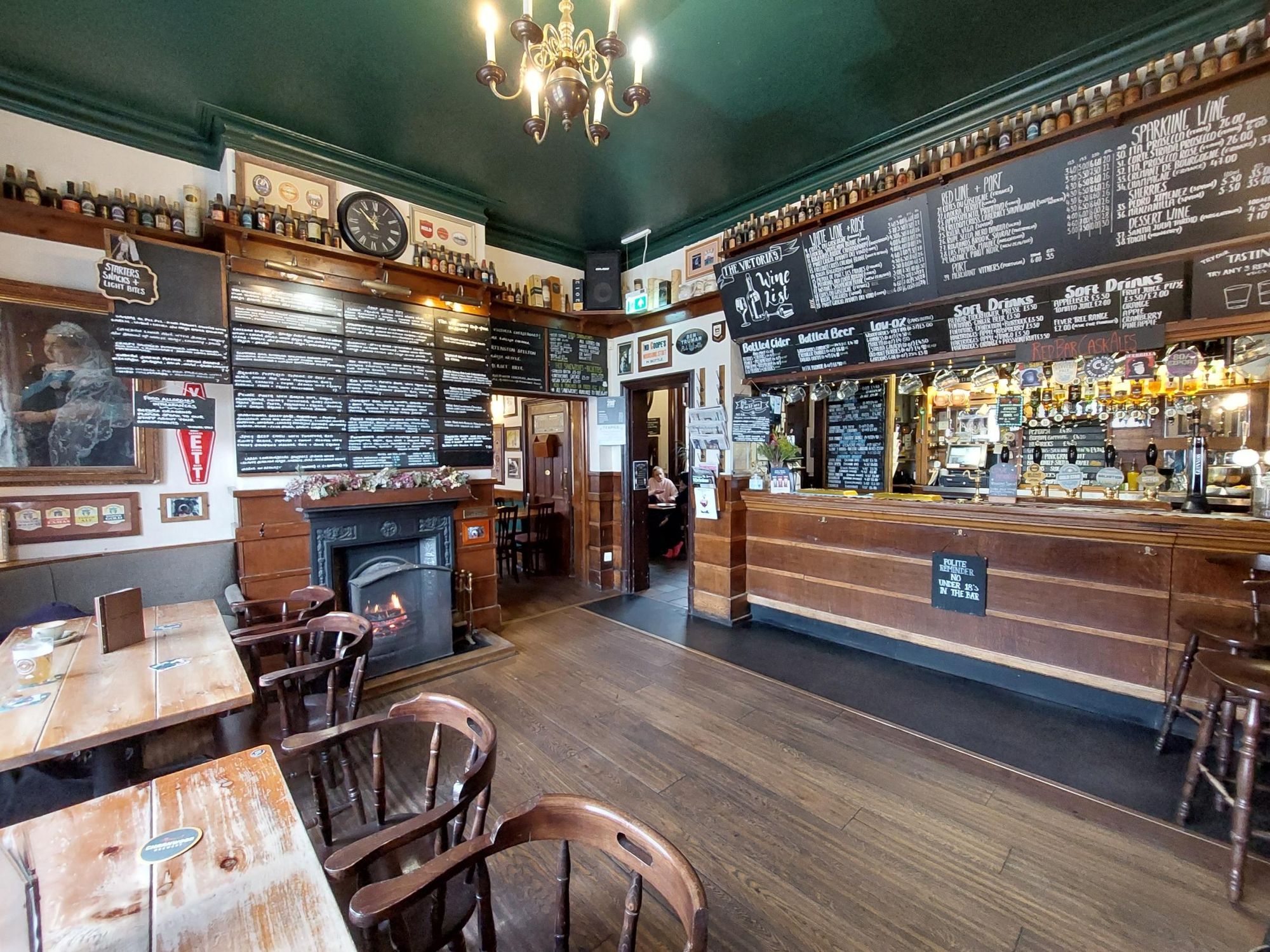 Main bar and menu. (Pub, Bar). Published on 30-03-2026