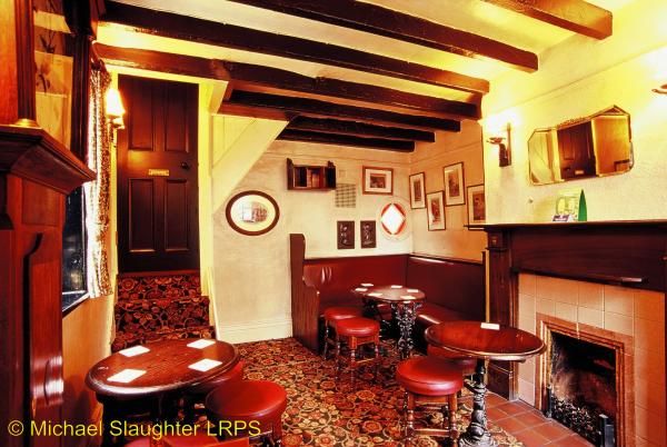 (Pub, Bar). Published on 23-09-2013