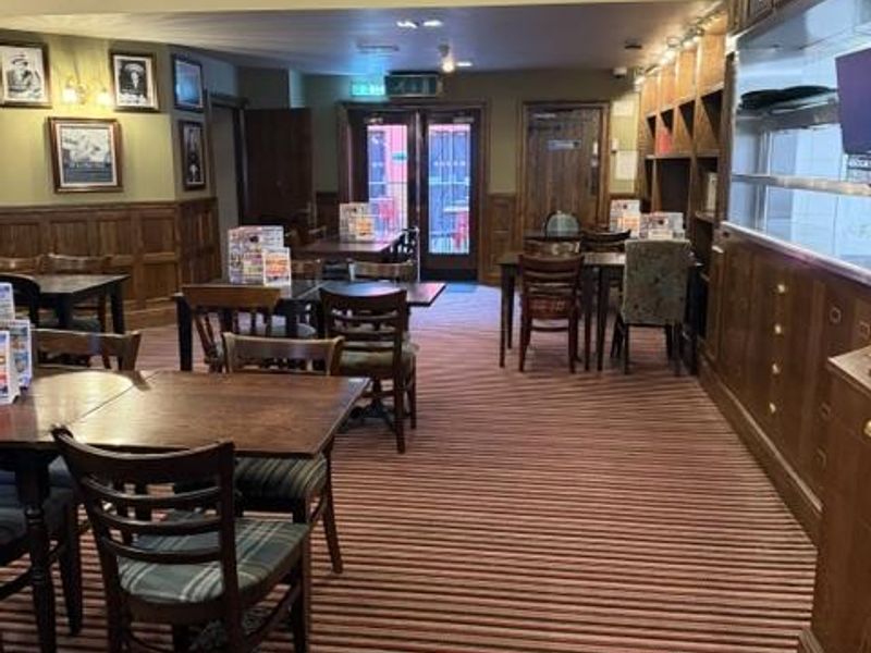 Seating area. (Pub). Published on 11-06-2026