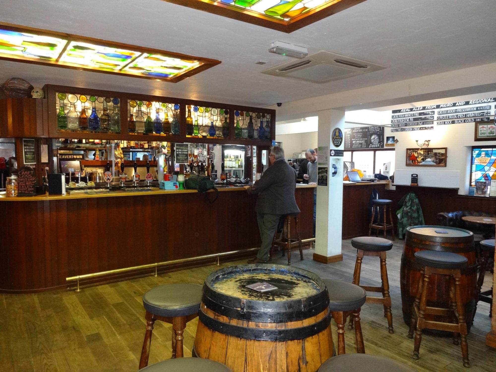 Customer at bar November 2017. (Customers). Published on 19-11-2017
