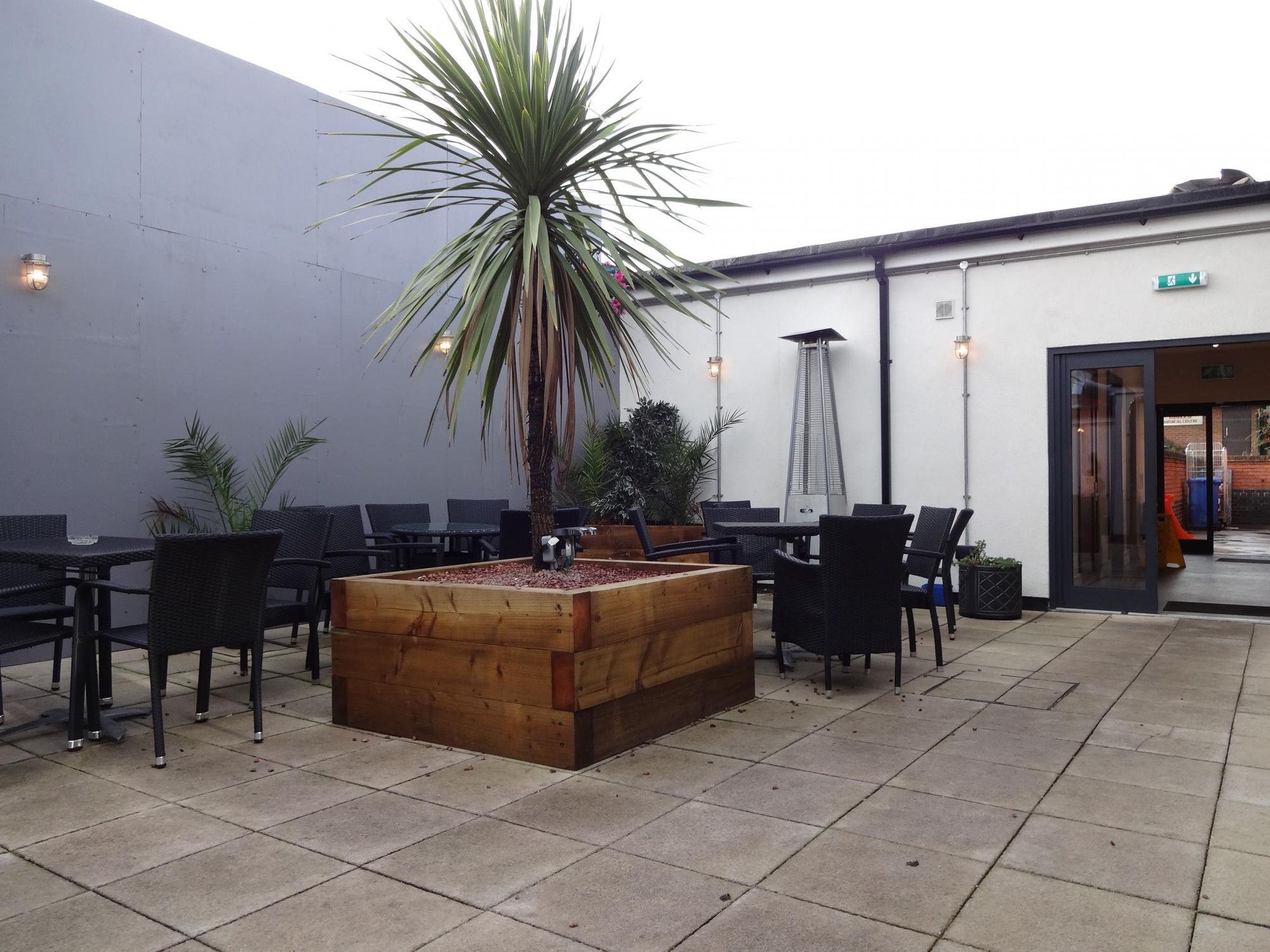 Rear Patio area November 2017. (Garden). Published on 05-11-2017