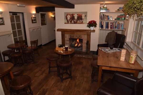 (Pub, Bar). Published on 26-02-2016