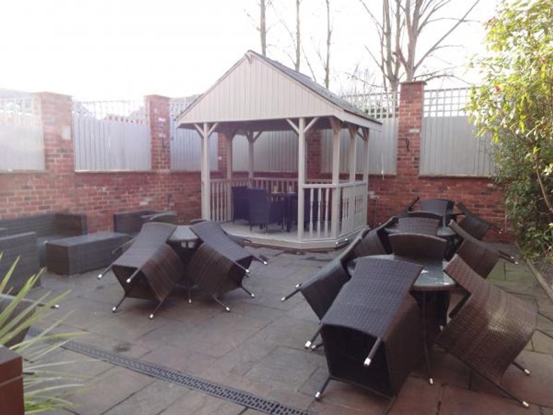 Ear patio area January 2016. (Garden). Published on 02-02-2016