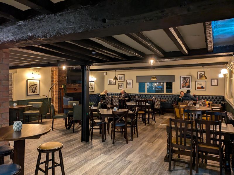 (Bar, Restaurant). Published on 14-11-2024 