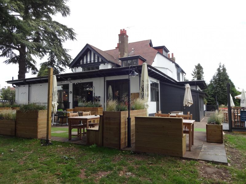 Sid patio area September 2019. (Garden). Published on 08-09-2019