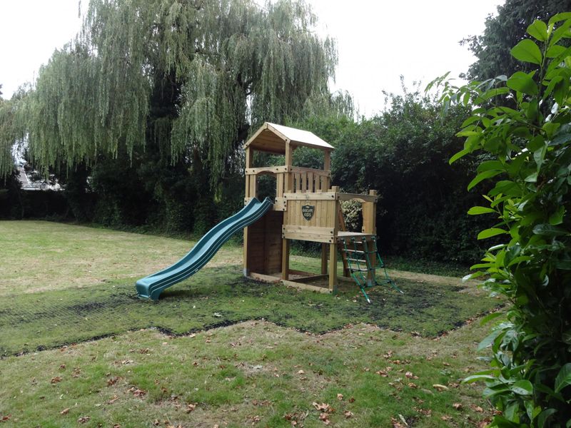 Children's play area September 2019. (Garden). Published on 08-09-2019