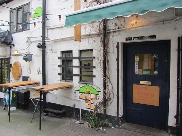 (Pub, External, Garden, Key). Published on 03-04-2014
