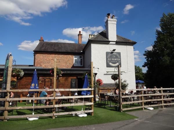 Side view and garden area July 2016. (Pub, Garden). Published on 07-08-2016