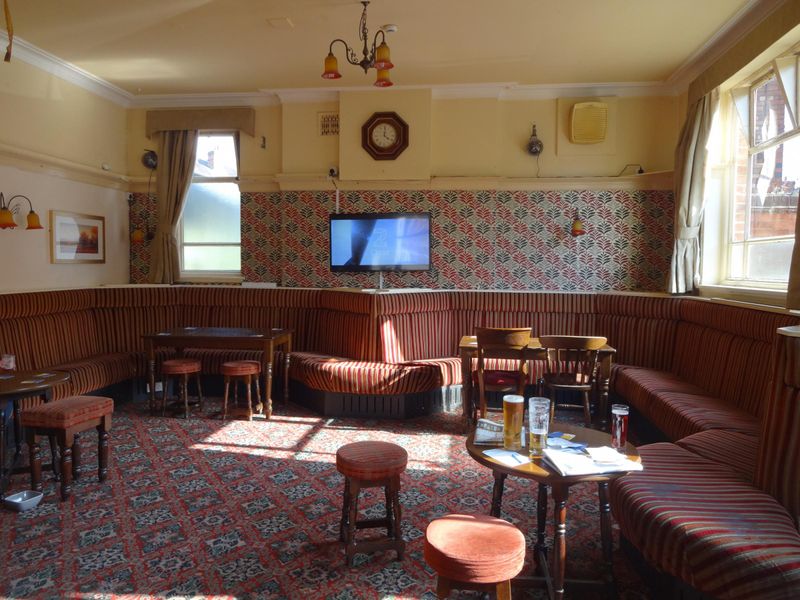 Lounge bar September 2017. Published on 04-09-2017