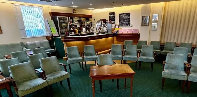 Bar area and stage seating. (Pub, Bar). Published on 26-08-2026