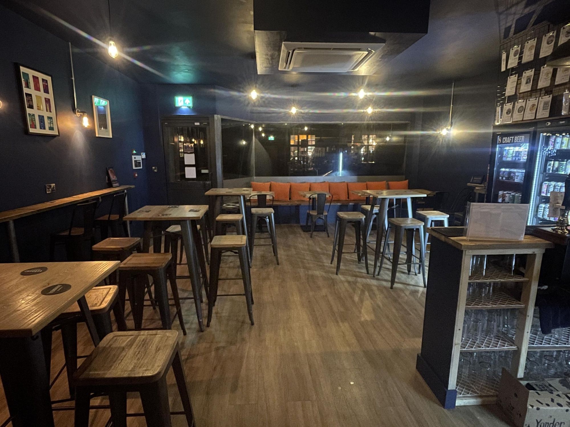 Seating areas. (Pub). Published on 23-03-2026
