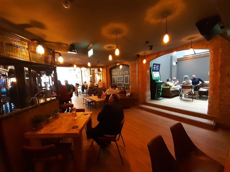 Inside from rear. (Bar). Published on 16-04-2022 