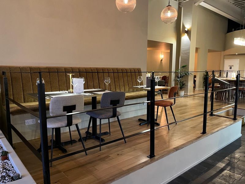 Dining area to left of bar. (Restaurant). Published on 12-03-2026 