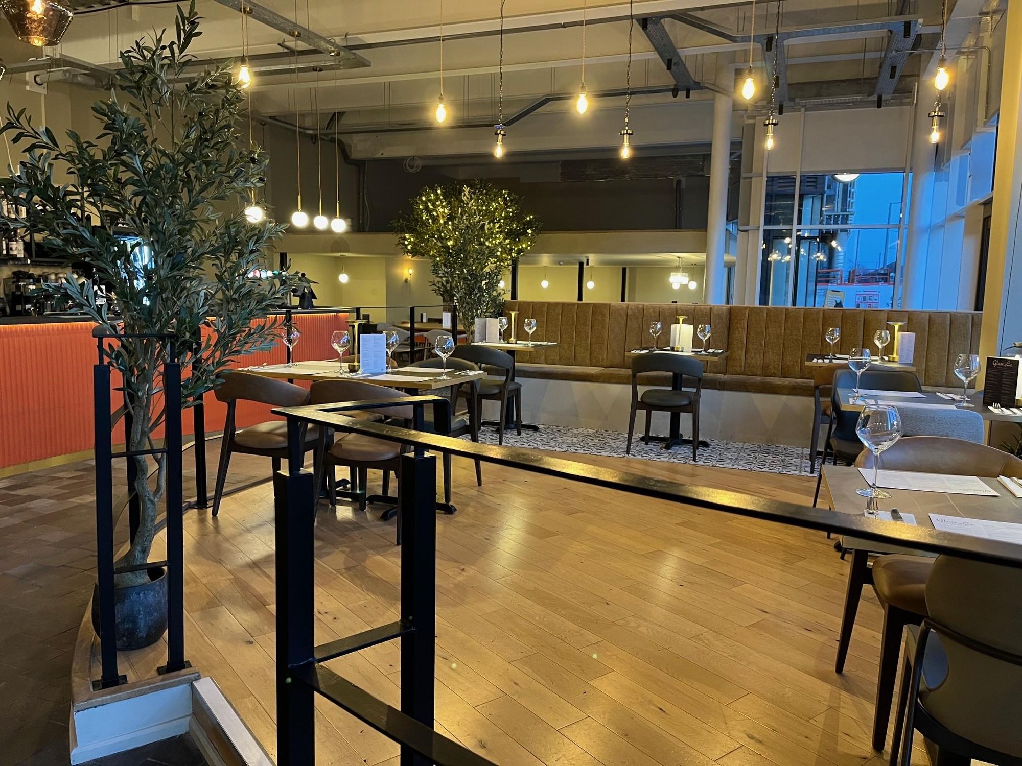 Seating area in front of bar. (Bar). Published on 12-03-2026