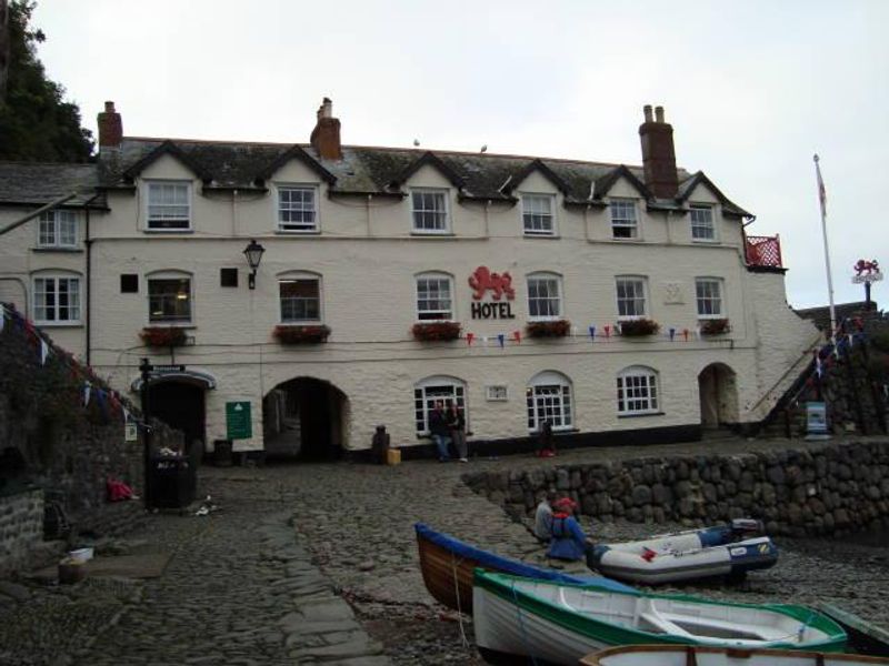 Red Lion Hotel. (Pub, External, Key). Published on 01-01-1970