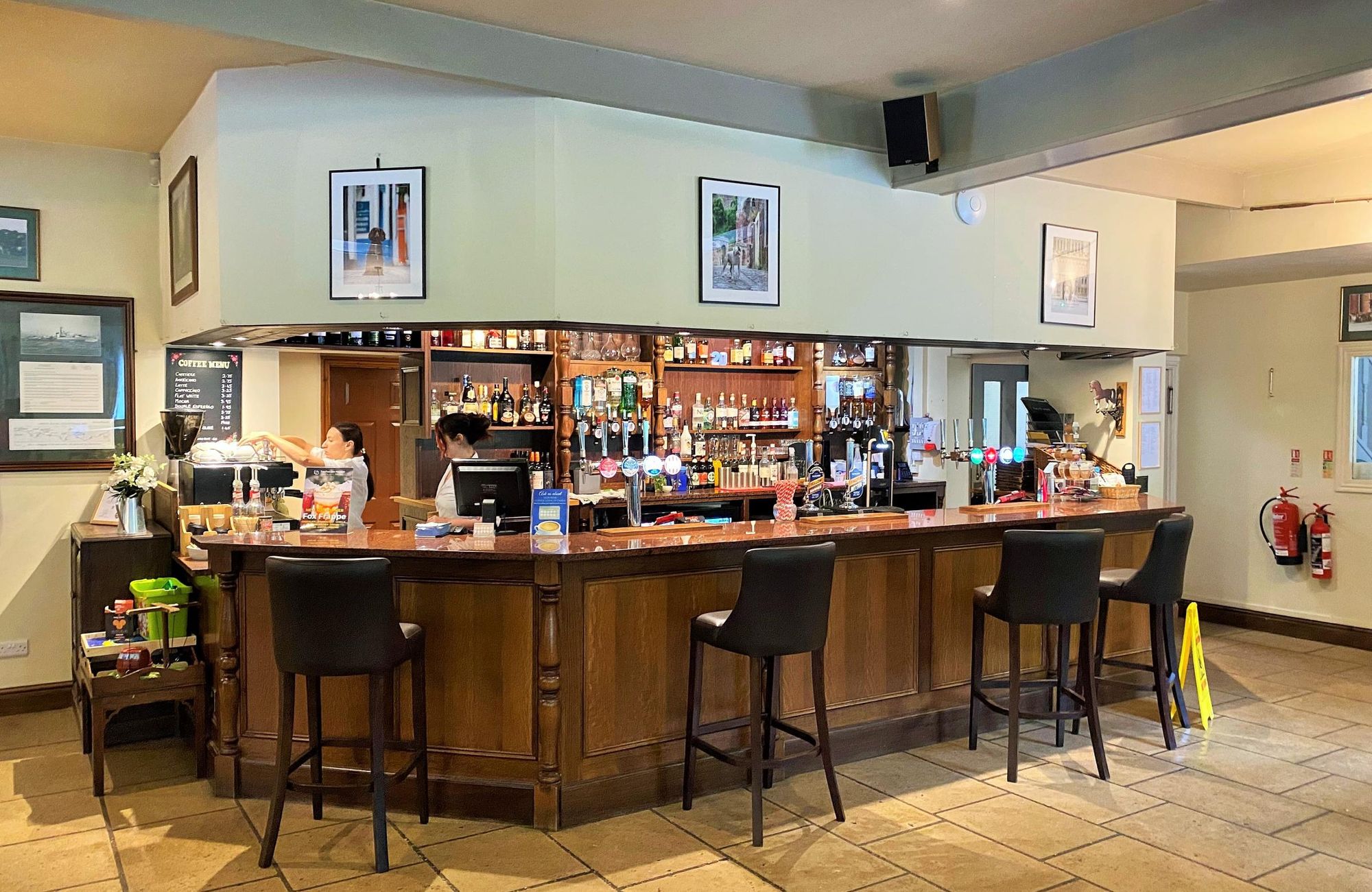 Fox & Hounds bar. (Bar). Published on 03-08-2025