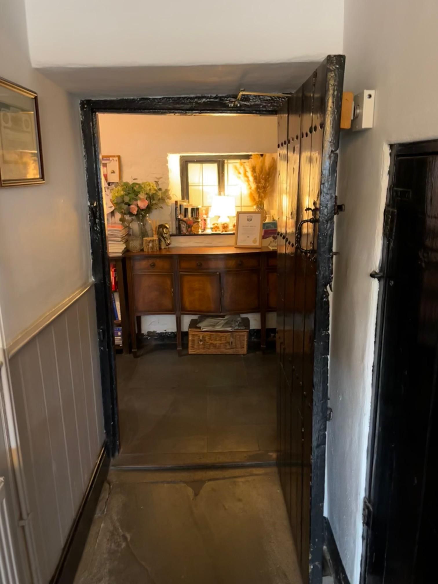 Inner corridor. (Pub). Published on 22-03-2025