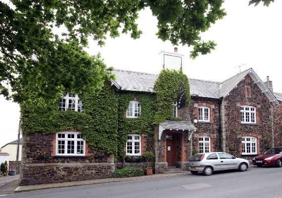 Seven Stars South Tawton. (Pub, Key). Published on 01-01-1970