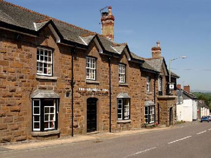 Arundel Arms Lifton. (Pub, Key). Published on 01-01-1970