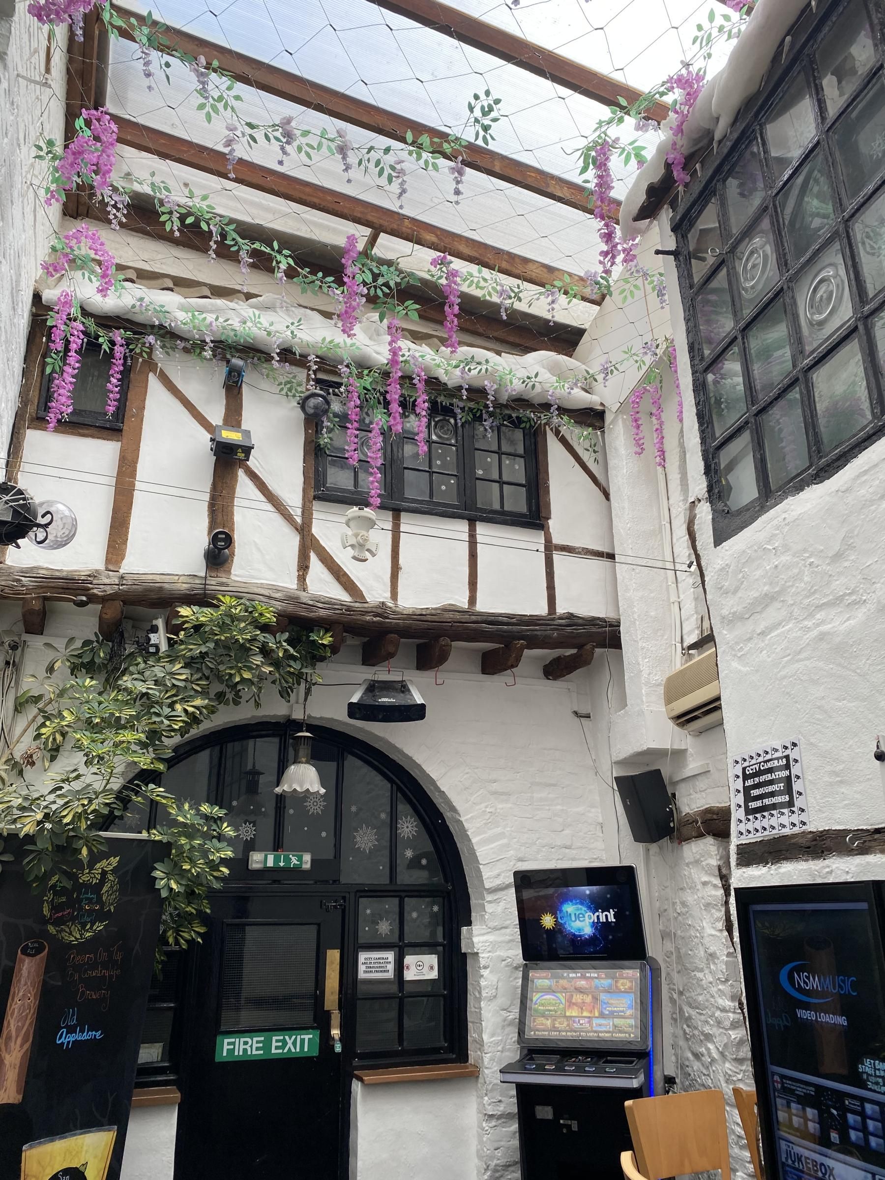 Golden Lion internal . Published on 03-08-2025