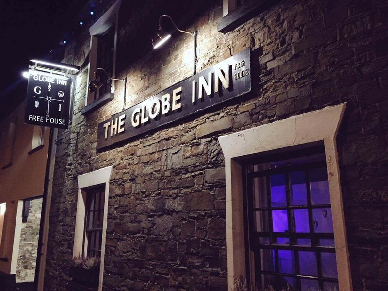 The Globe Inn at night. (Pub). Published on 11-10-2017 