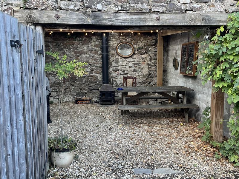 Outdoor Log-Burning Stove. (External, Garden). Published on 21-09-2025 