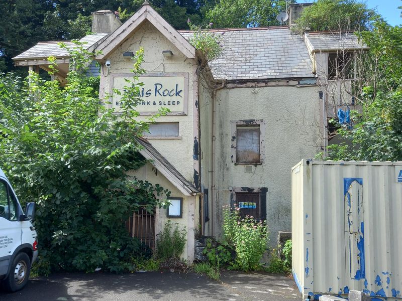 Dulais Rock, Aberdulais, seen in July 2023. (Pub, External, Key). Published on 11-07-2023