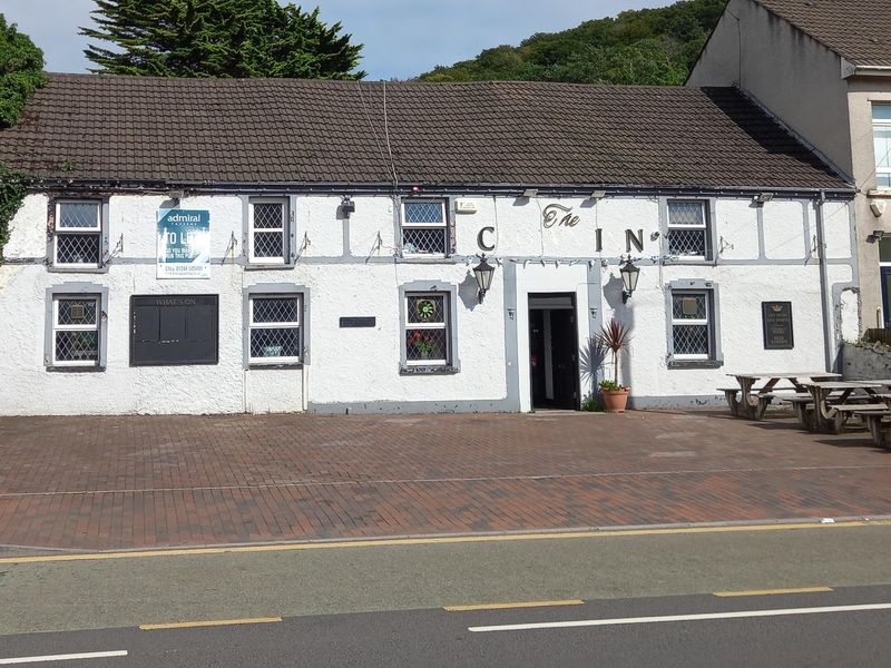 Crown Inn, Briton Ferry. (Pub, External, Garden, Key). Published on 26-08-2023
