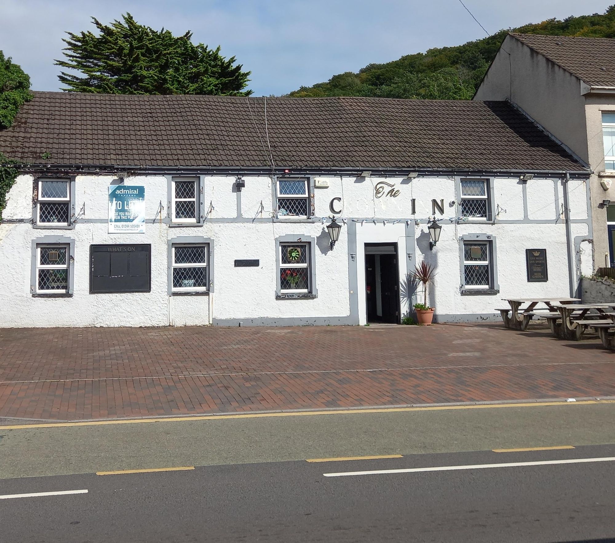 Crown Inn, Briton Ferry. (Pub, External, Garden, Key). Published on 26-08-2023