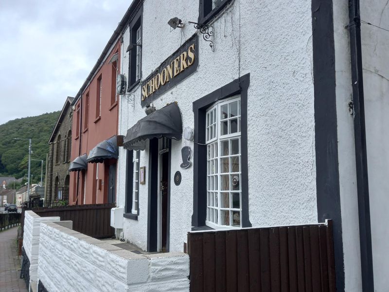 Schooners, Briton Ferry. (Pub, External). Published on 14-08-2023 