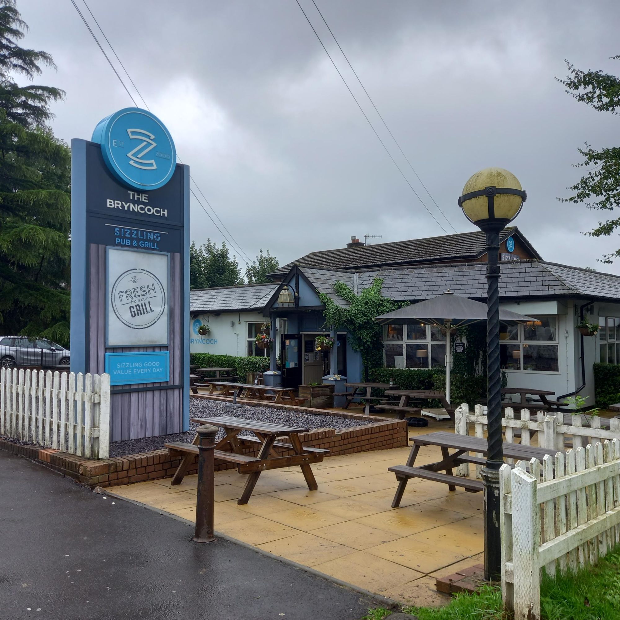 Bryncoch Inn, Bryncoch. (Pub, External, Restaurant, Sign). Published on 04-08-2023