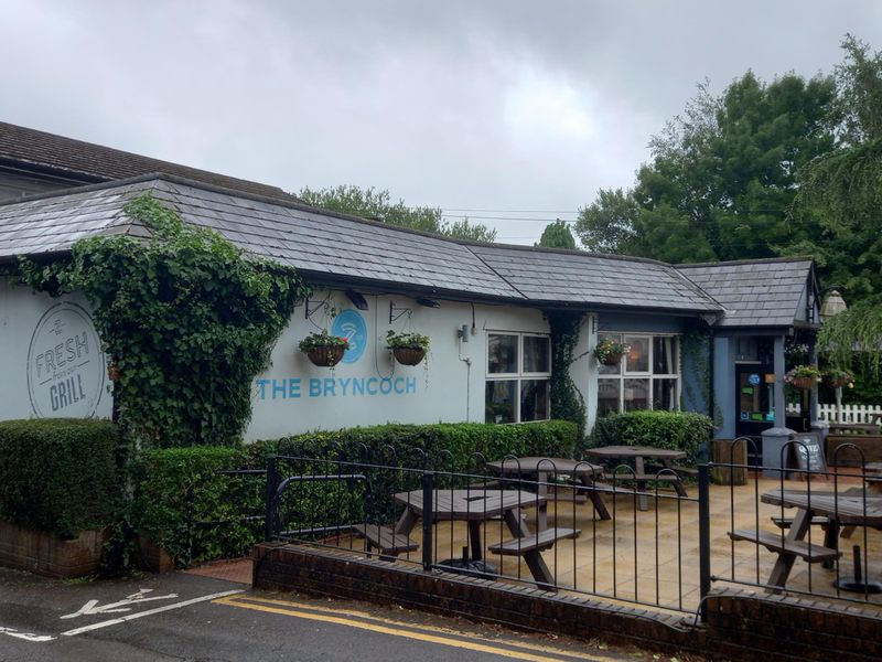 Bryncoch Inn, Bryncoch. (Pub, External, Restaurant, Garden). Published on 04-08-2023