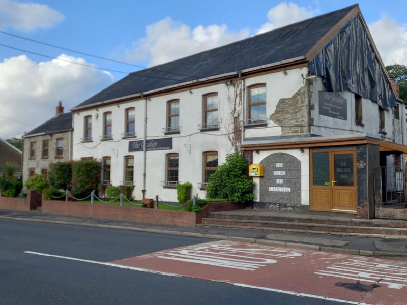Gradon, Crynant. (Pub, External). Published on 18-07-2023