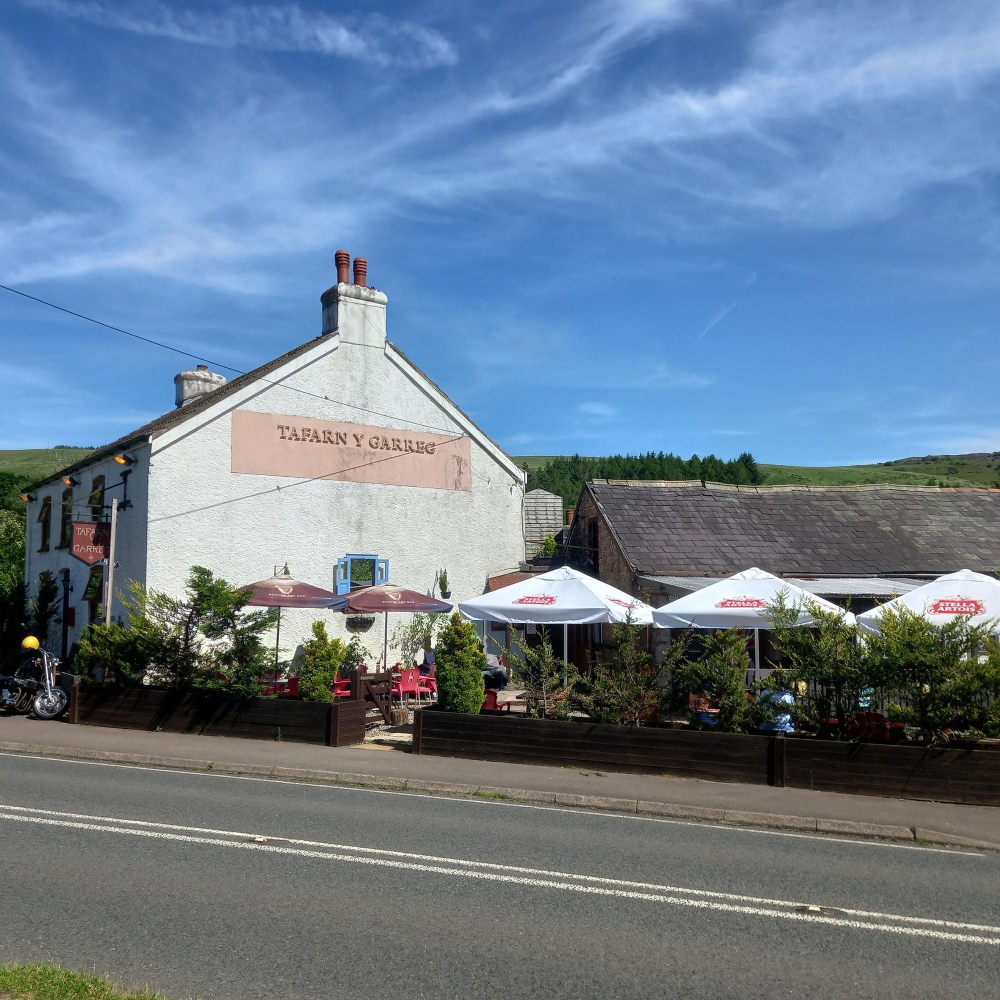 Tafarn-Y-Garreg Inn, Pen-y-Cae. (Pub, External, Garden). Published on 03-06-2024