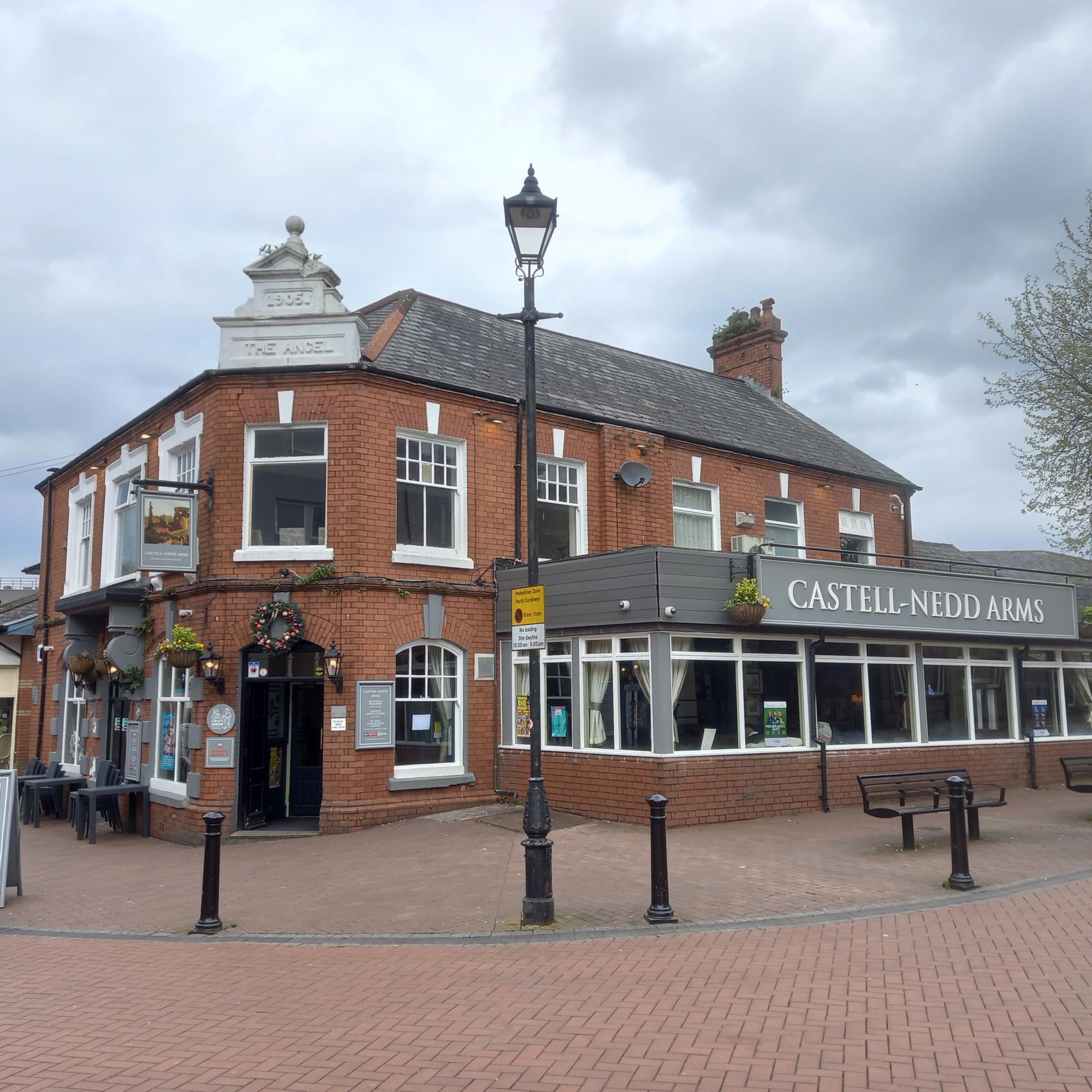 Castell Nedd, Neath. (Pub, External, Key). Published on 27-04-2024