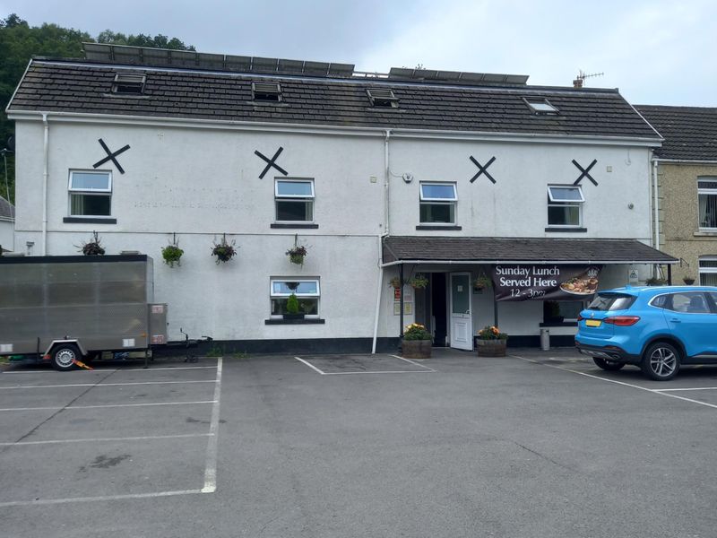 Crown Inn, Lower Cwmtwrch. (Pub, External, Restaurant, Key). Published on 27-07-2025