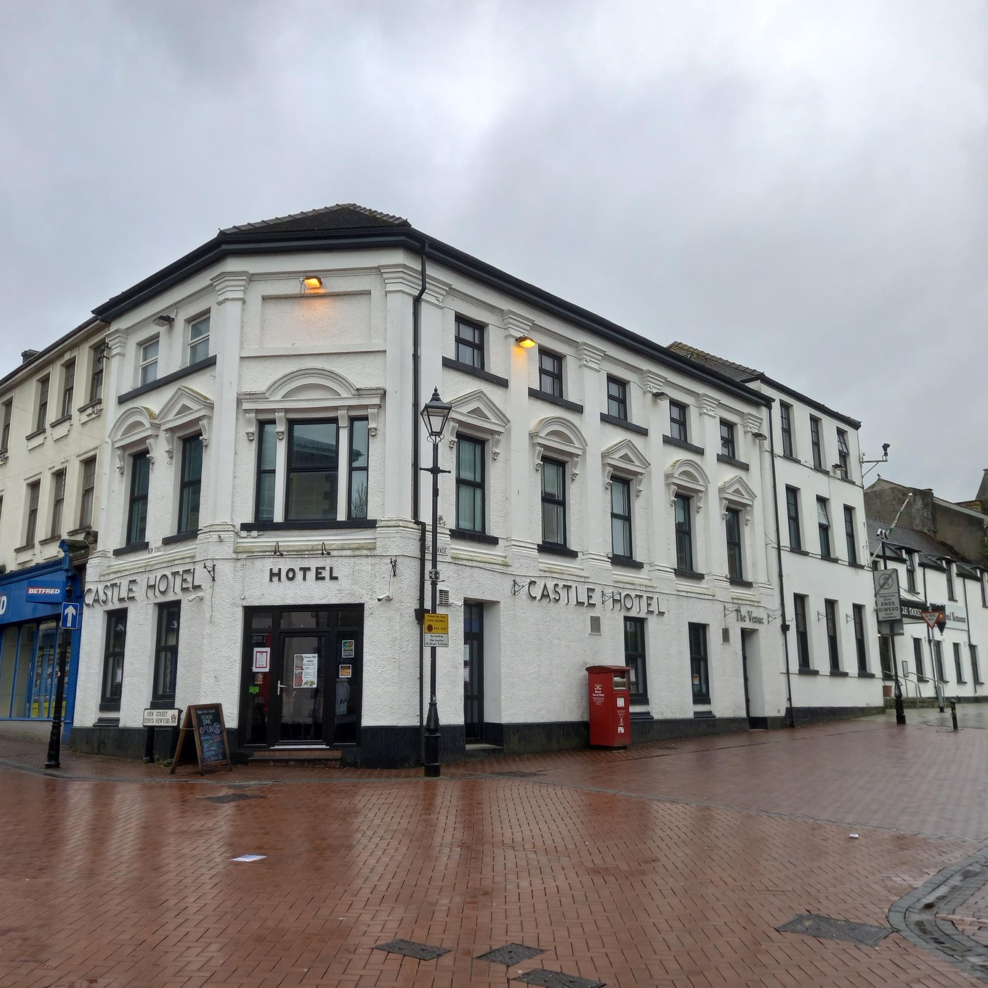 Castle Hotel, Neath. (Pub, External, Key). Published on 06-05-2024