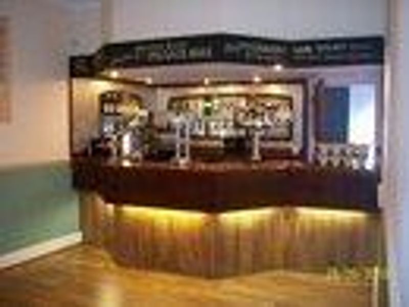 (Pub, Bar). Published on 09-10-2013