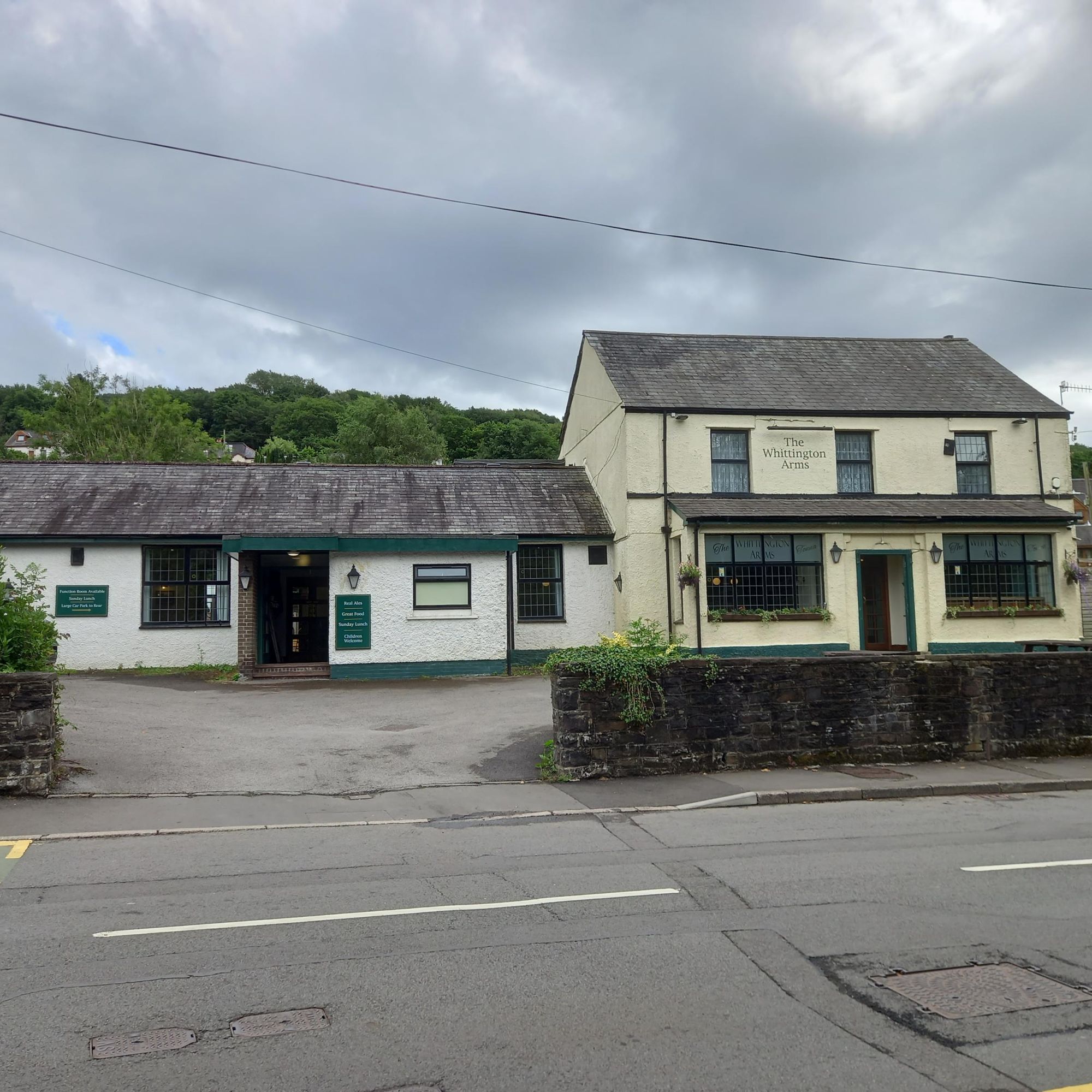 Whittington Arms, Tonna. (Pub, External). Published on 12-07-2023