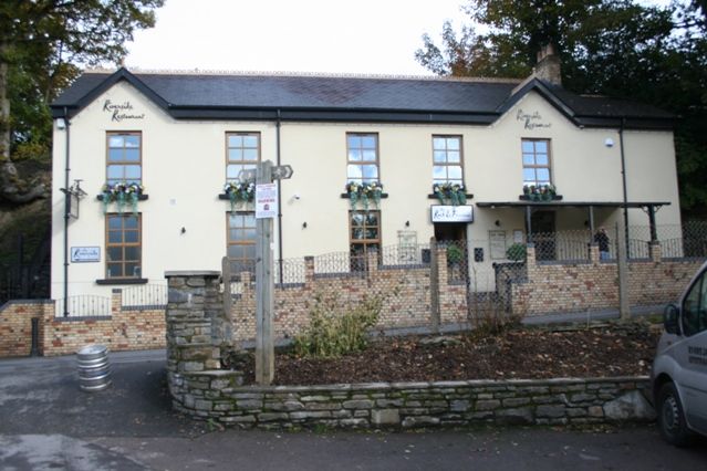 Rock & Fountain at Blackwood. (Pub, External). Published on 28-04-2012