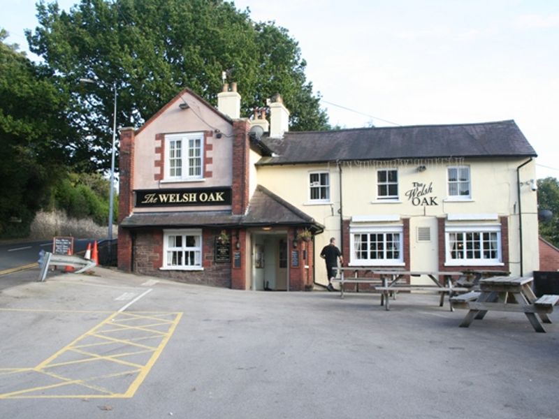 Welsh Oak at Rogerstone. (Pub, External). Published on 28-04-2012