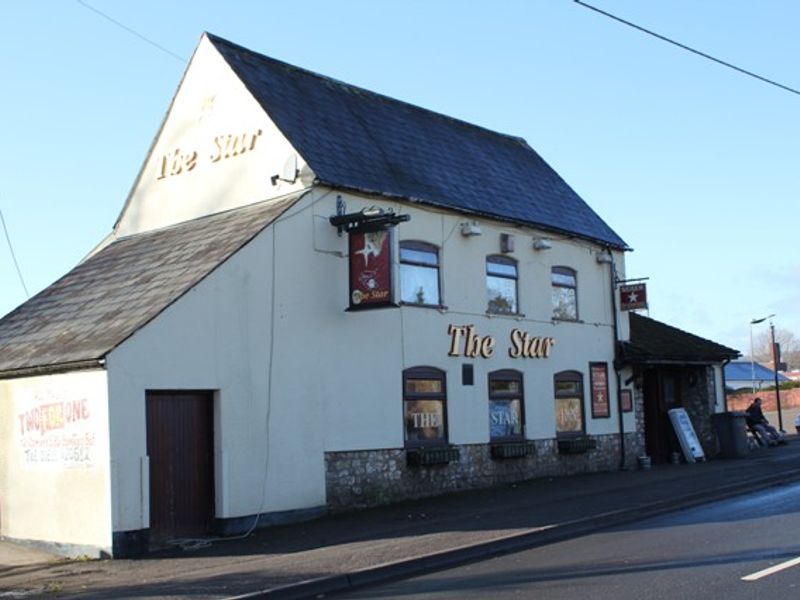 Star Inn at Ponthir. (Pub, External). Published on 28-04-2012