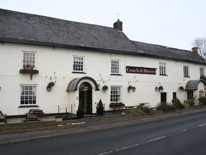 Coach & Horses at Castleton. (Pub, External). Published on 28-04-2012 