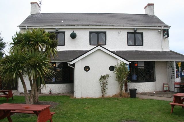Lighthouse Inn at St Brides Wentlooge. (Pub, External). Published on 28-04-2012