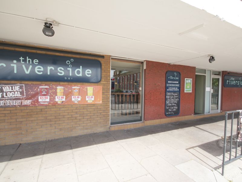 Riverside, Newport. (Pub, External). Published on 07-10-2012