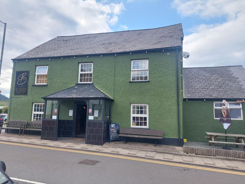 Beaufort Arms, Gilwern (Photo: Martin Gray - 27/07/2024). (Pub, External, Key). Published on 28-08-2024