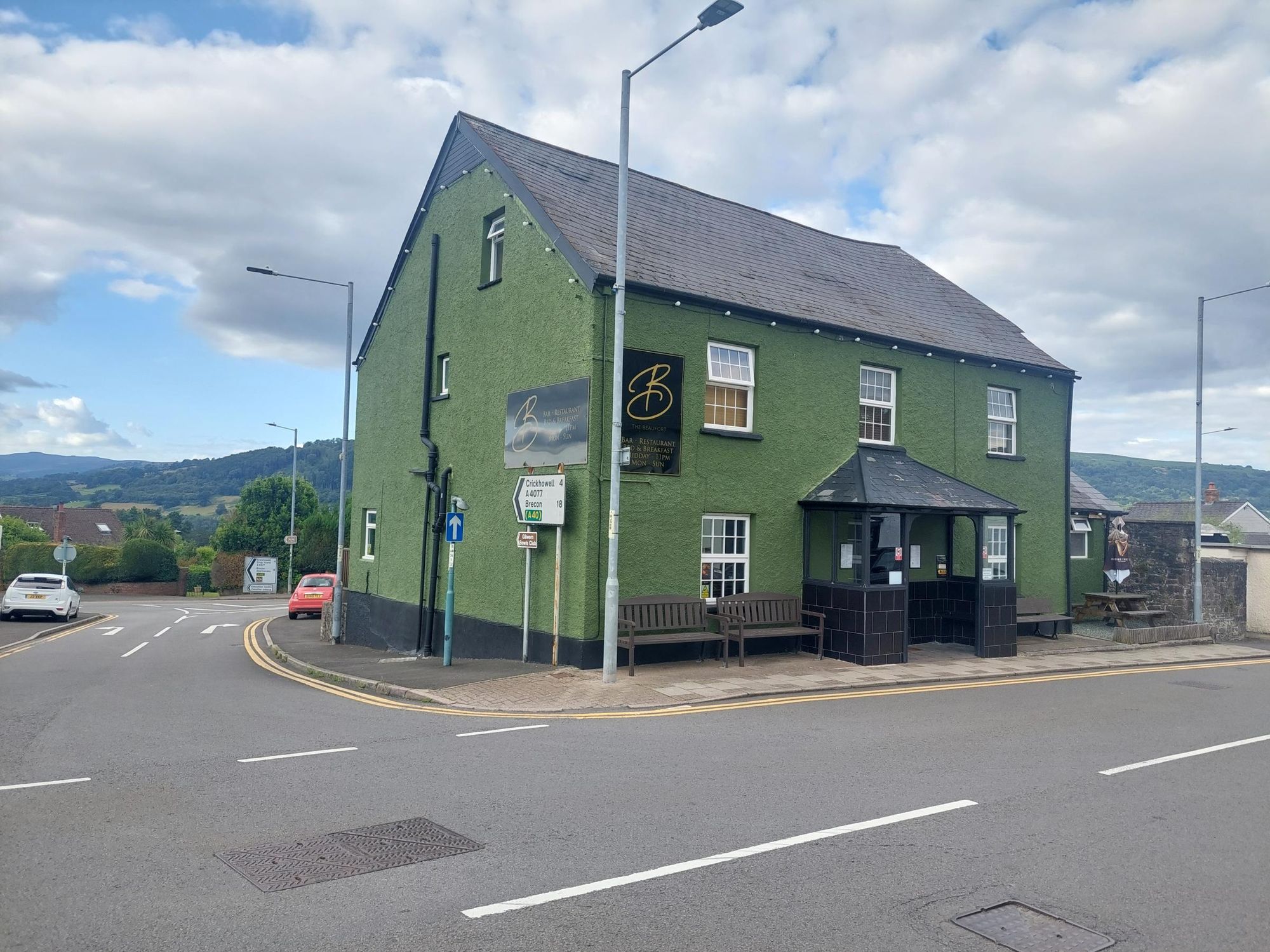 Beaufort Arms, Gilwern (Photo: Martin Gray - 27/07/2024). (Pub, External). Published on 28-08-2024